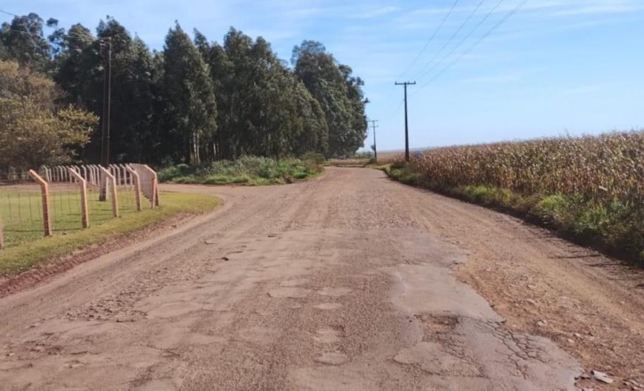 Estrada de ligação entre Mamborê e o distrito Guarani