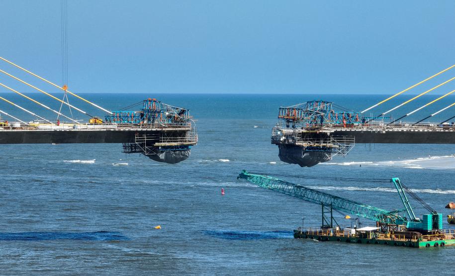 Ponte de Guaratuba - trecho estaiado