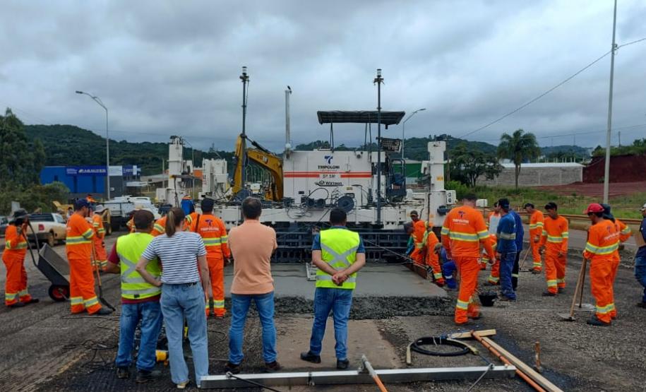 PRC-466 concretagem da pista em Pitanga