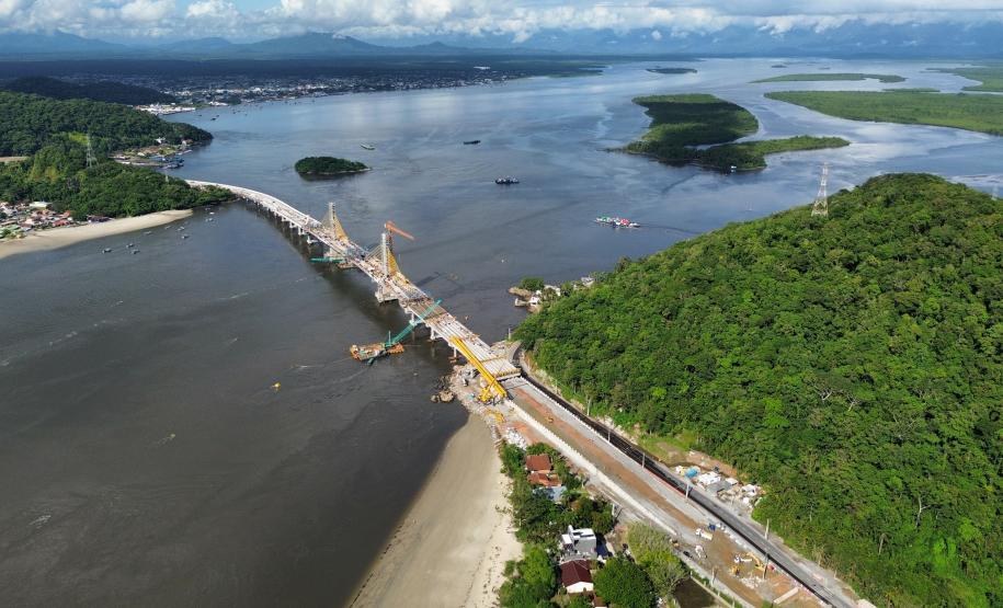 Ponte de Guaratuba chega a 91%