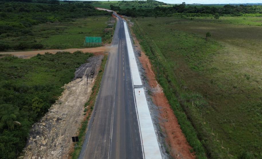 PR-151 entre Ponta Grossa e Palmeira, obra de restauração em concreto (whitetopping)