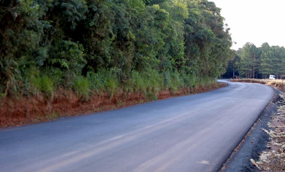Pavimentação da Estrada da Gruta em Teixeira Soares