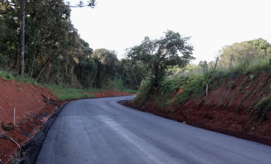 Pavimentação da Estrada da Gruta em Teixeira Soares