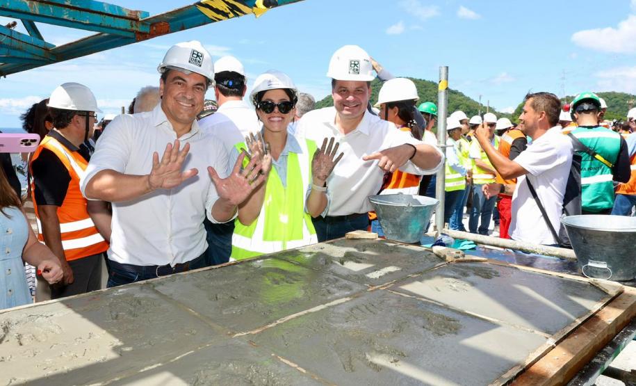 Ponte de Guaratuba - encontro dos trechos estaiados