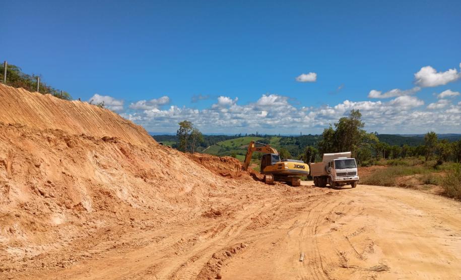 PR-092 em Doutor Ulysses obra de pavimentação