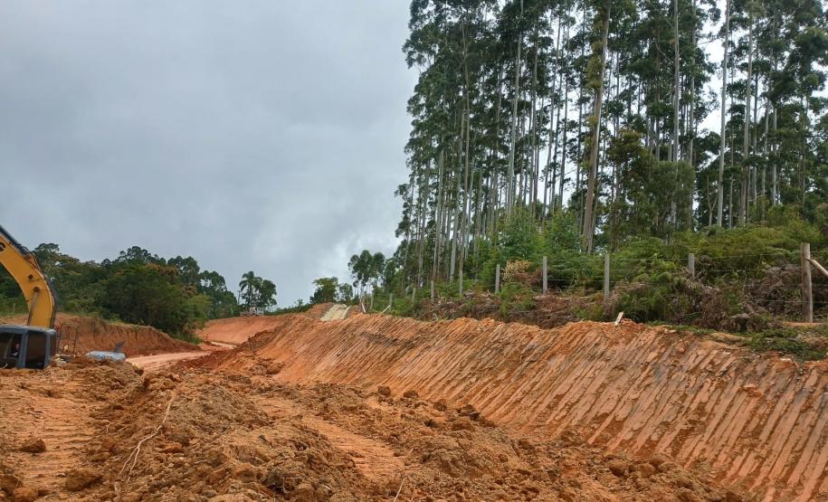 PR-092 em Doutor Ulysses obra de pavimentação