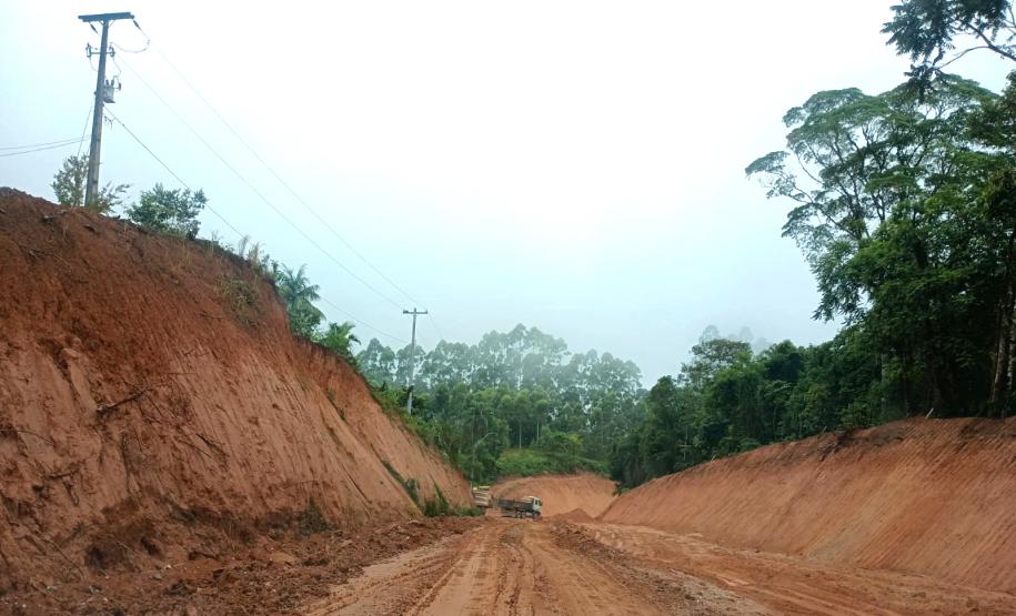 PR-092 em Doutor Ulysses obra de pavimentação