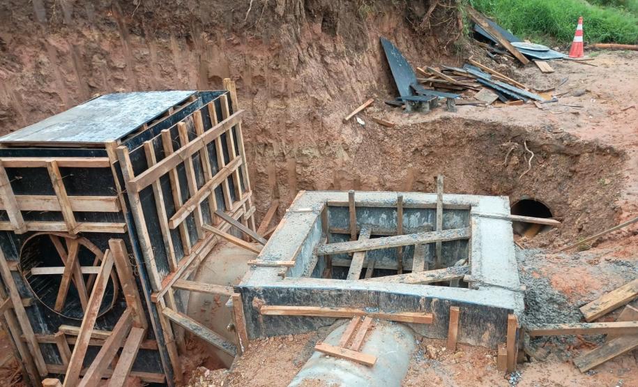 PR-092 em Doutor Ulysses obra de pavimentação