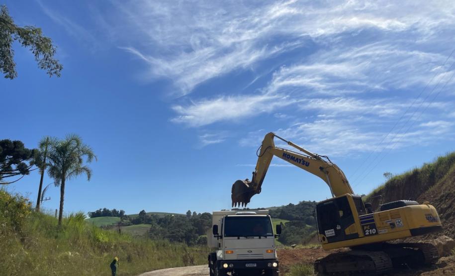 PR-160 serviços iniciais da pavimentação remanescente entre Imbaú e Reserva