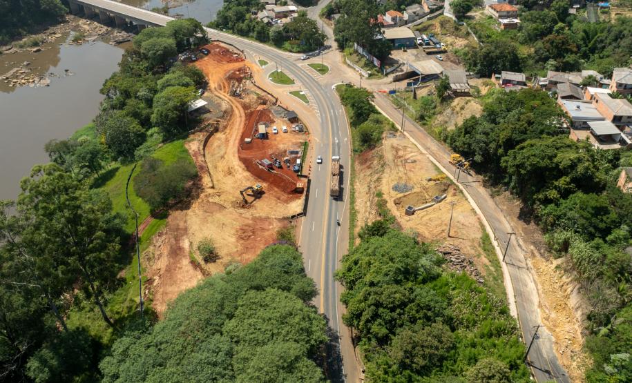 PR-160 obra do viaduto Max Staudacher