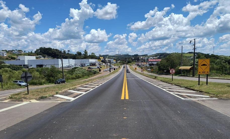 Serviços de reforço da sinalização na PR-180 em Francisco Beltrão