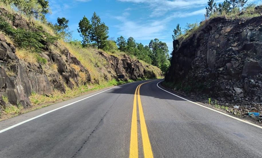 Serviços de reforço da sinalização na PR-180 em Francisco Beltrão