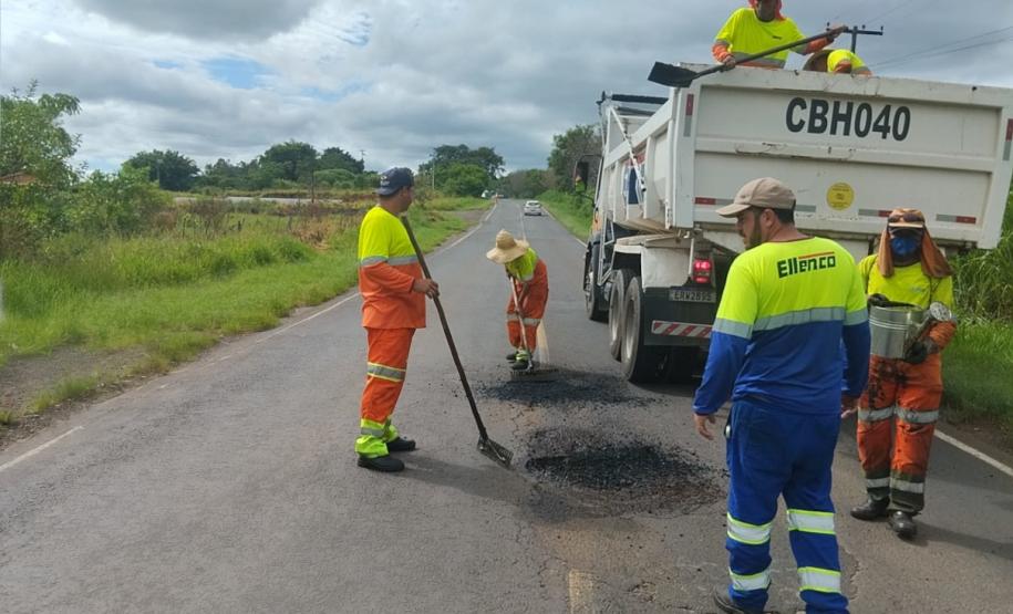 PR-218 serviços de conservação entre Carlópolis e Guapirama