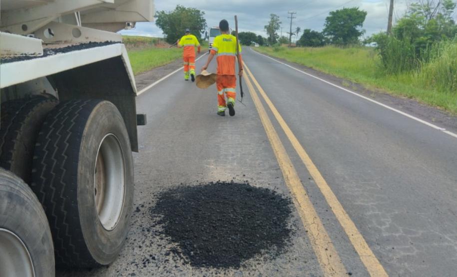 PR-218 serviços de conservação entre Carlópolis e Guapirama