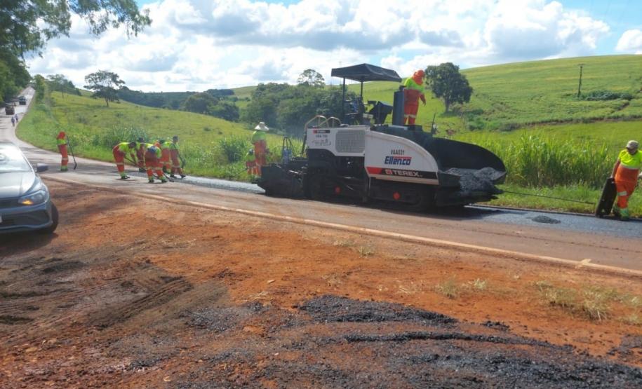 PR-439 conservação do pavimento entre Ribeirão do Pinhal e Santo Antônio da Platina