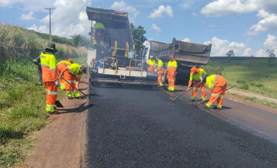 PR-439 conservação do pavimento entre Ribeirão do Pinhal e Santo Antônio da Platina