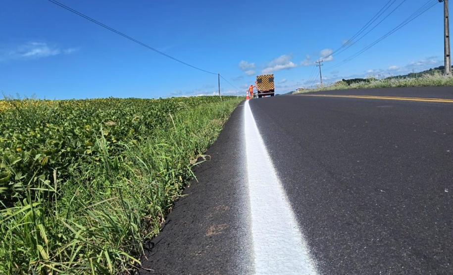 Serviços de reforço da sinalização na PR-566 entre Francisco Beltrão e Itapejara do Oeste