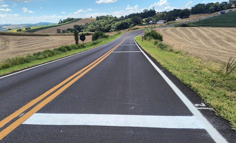 Serviços de reforço da sinalização na PR-566 entre Francisco Beltrão e Itapejara do Oeste