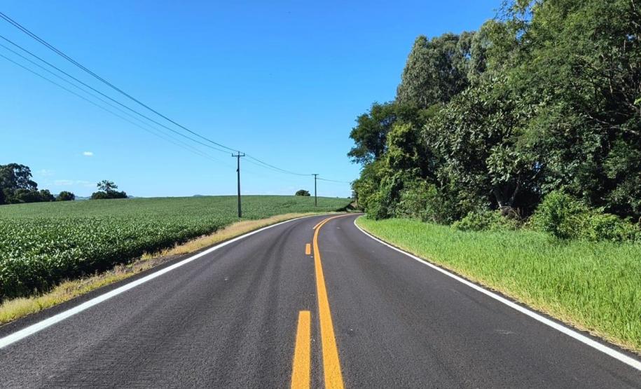 Serviços de reforço da sinalização na PR-566 entre Francisco Beltrão e Itapejara do Oeste