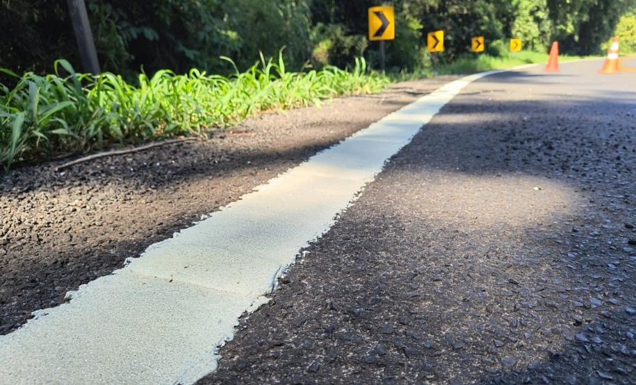Serviços de reforço da sinalização na PR-566 entre Francisco Beltrão e Itapejara do Oeste