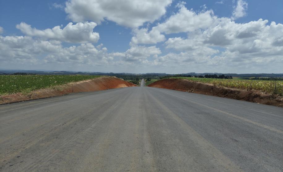 Pavimentação da PR-990 em Rebouças