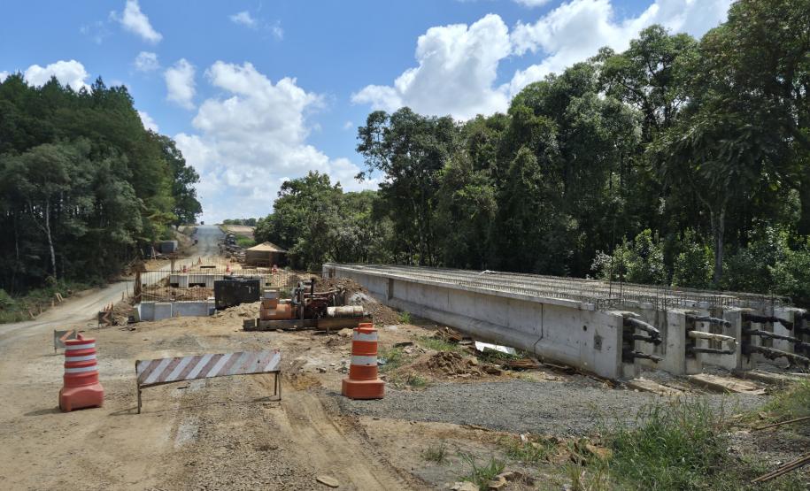 Pavimentação da PR-990 em Rebouças