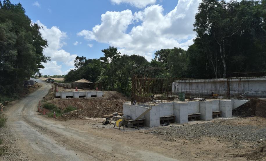 Pavimentação da PR-990 em Rebouças