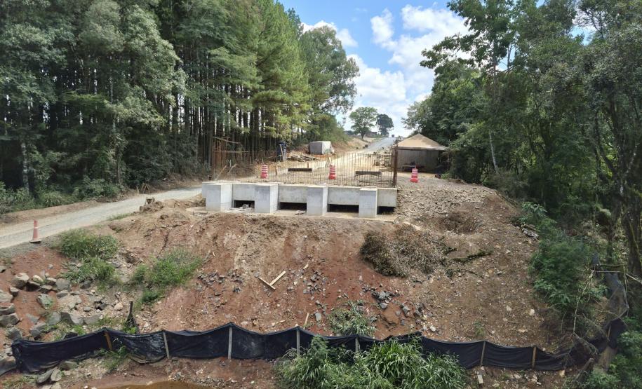 Pavimentação da PR-990 em Rebouças