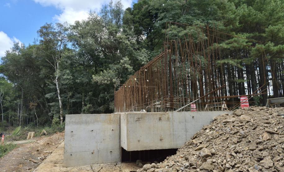 Pavimentação da PR-990 em Rebouças