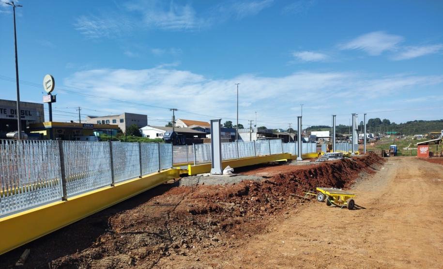 PRC-466 nova passarela para pedestres em Pitanga