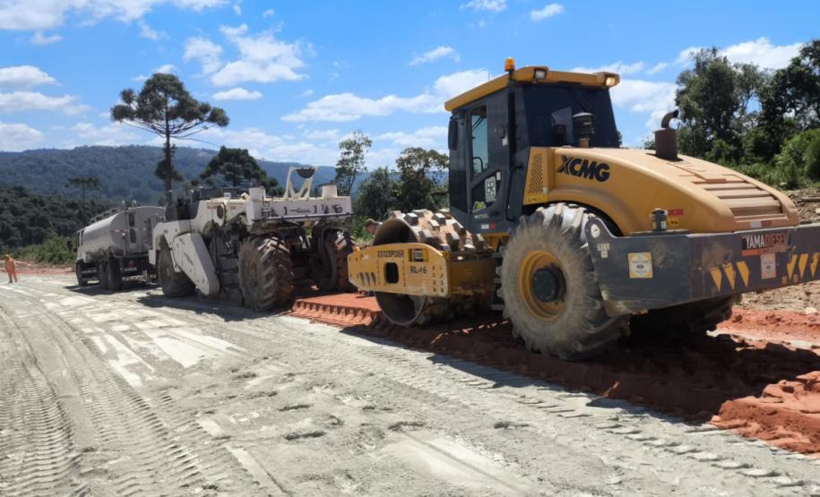 PR-092 Doutor Ulysses execução de solo-cimento