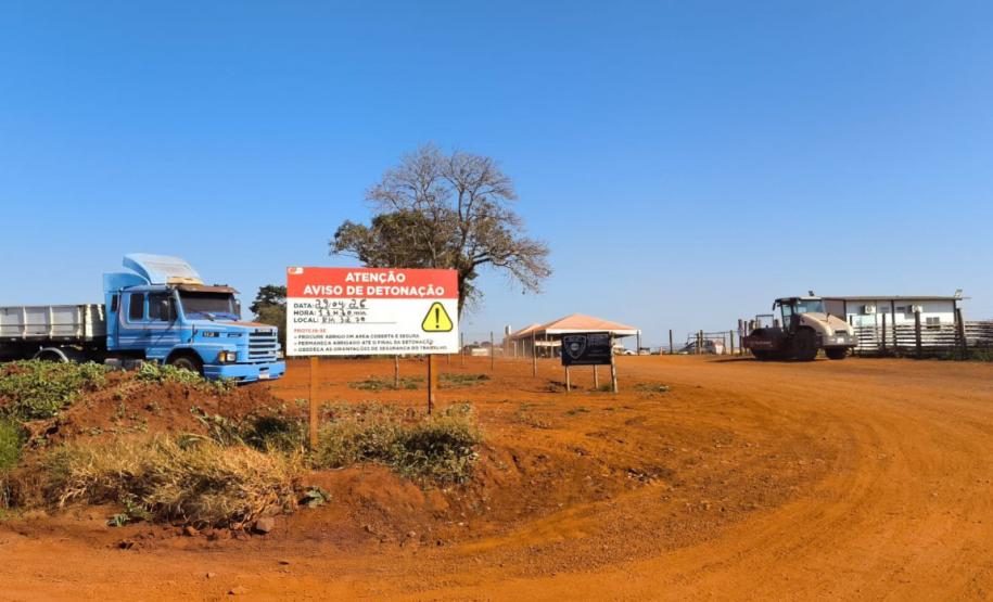 PR-445 entre Lerroville e Irerê, placa de aviso de detonação