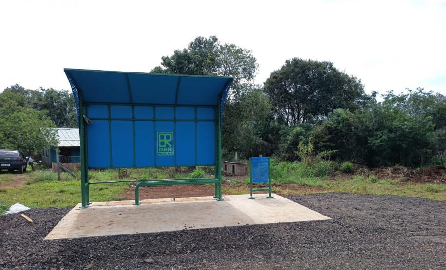 Novo abrigo para parada de ônibus na PR-473 em Nova Laranjeiras