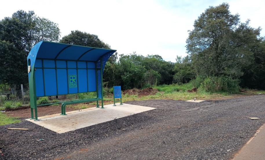 Novo abrigo para parada de ônibus na PR-473 em Nova Laranjeiras