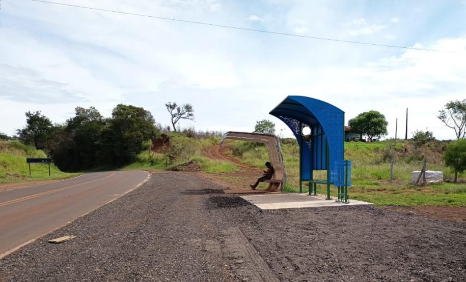 Novo abrigo para parada de ônibus na PR-473 em Nova Laranjeiras