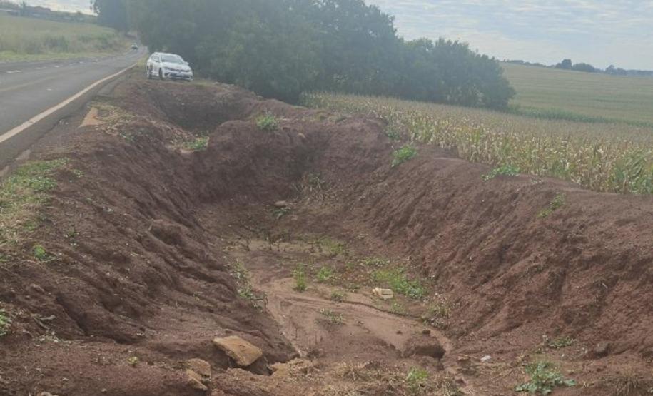 PR-552 erosão próximo a Ourizona