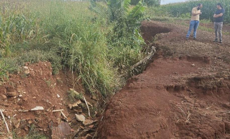 PR-552 erosão próximo a Ourizona