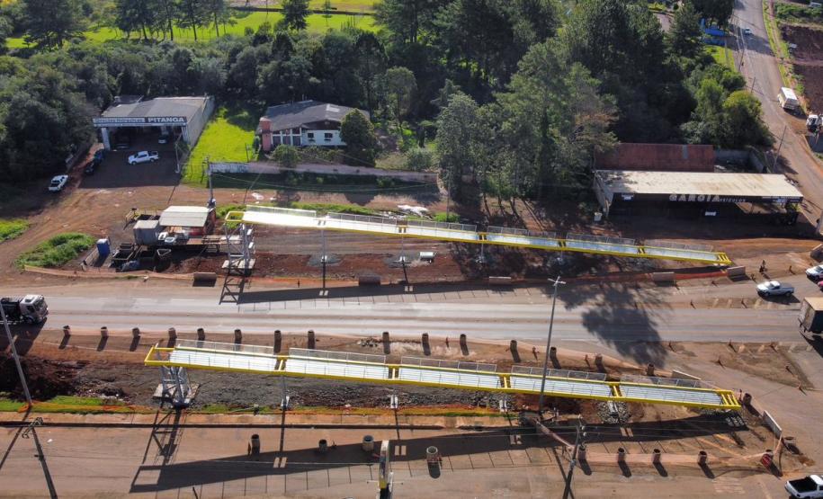 PRC-466 obra de passarela em Pitanga