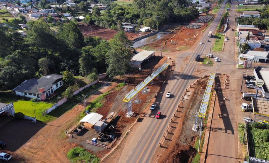 PRC-466 obra de passarela em Pitanga