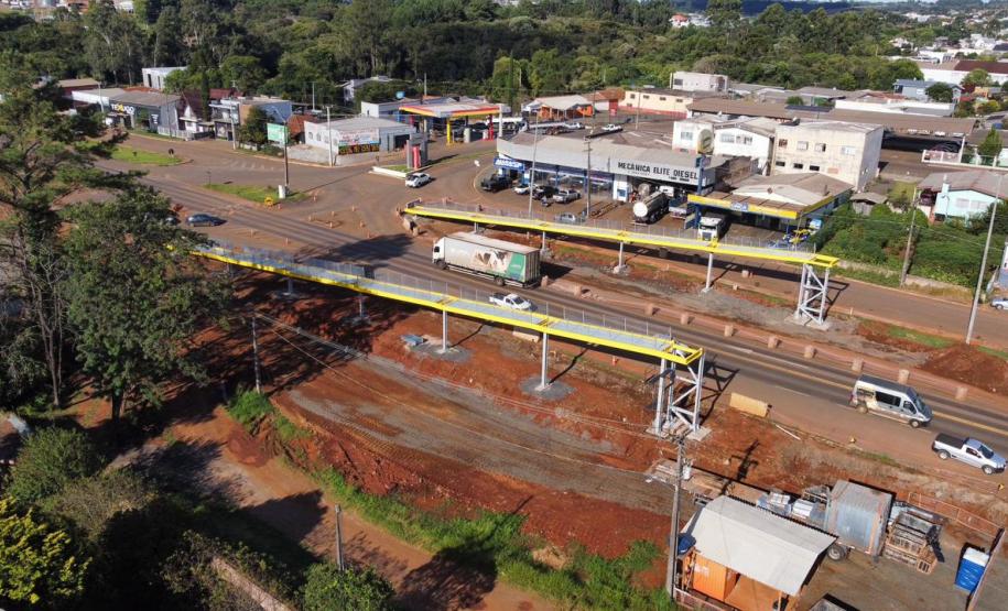 PRC-466 obra de passarela em Pitanga