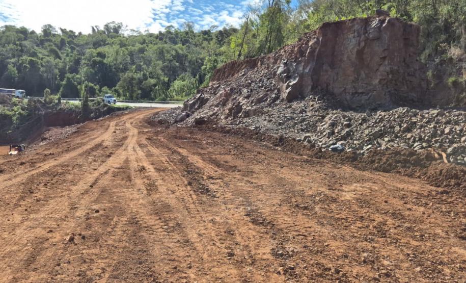 PRC-487 preparativos para detonação de rochas em Nova Tebas