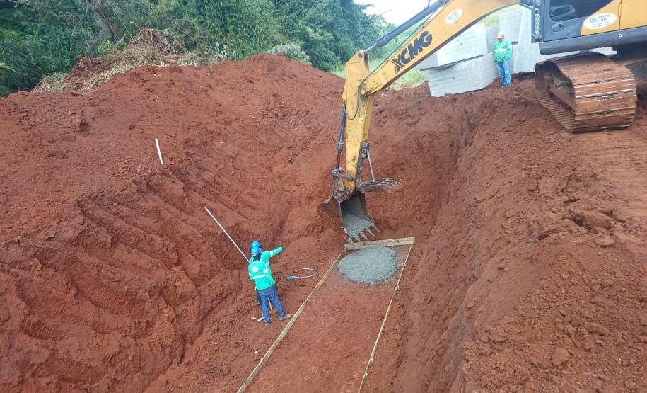 Contorno Noroeste de Pato Branco - construção de bueiro de concreto