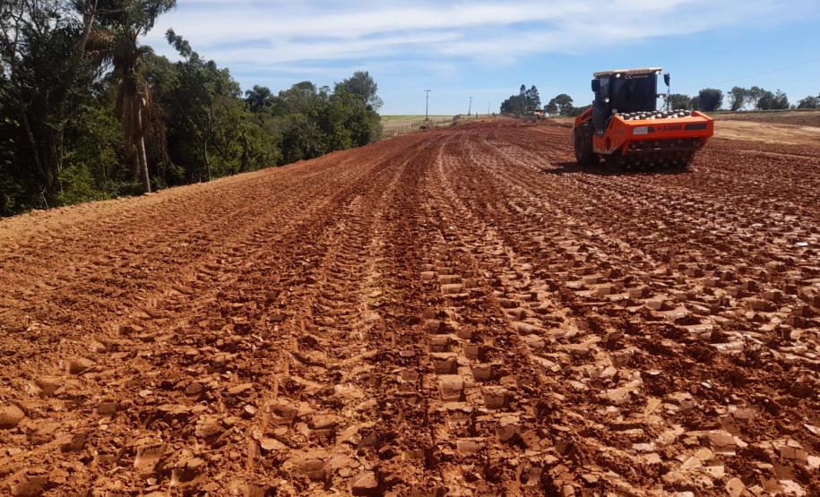 PR-151 entre Ponta Grossa e Palmeira - terraplenagem
