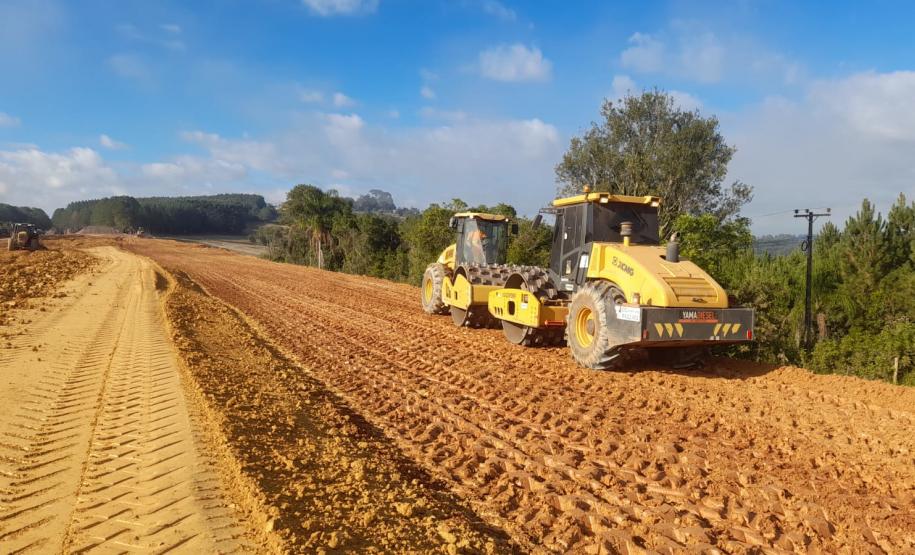 PR-151 entre Ponta Grossa e Palmeira - terraplenagem