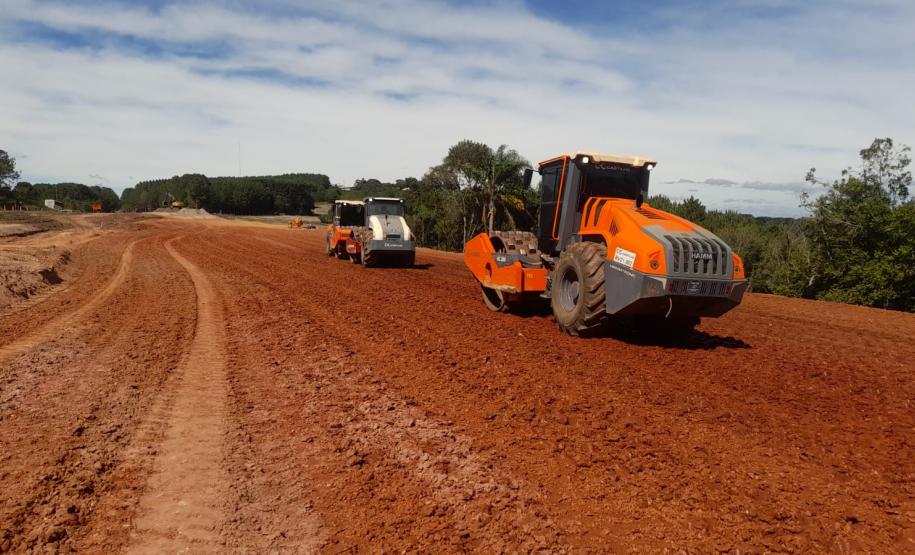 PR-151 entre Ponta Grossa e Palmeira - terraplenagem