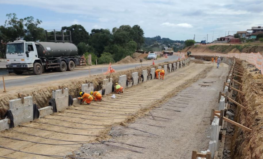 PR-151 entre Ponta Grossa e Palmeira - construção do viaduto