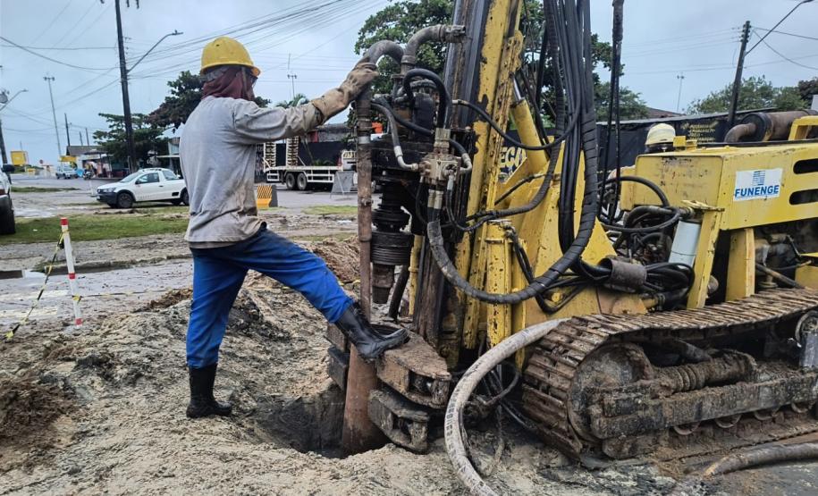 PR-412 duplicação entre Matinhos e Praia de Leste - estacas do viaduto