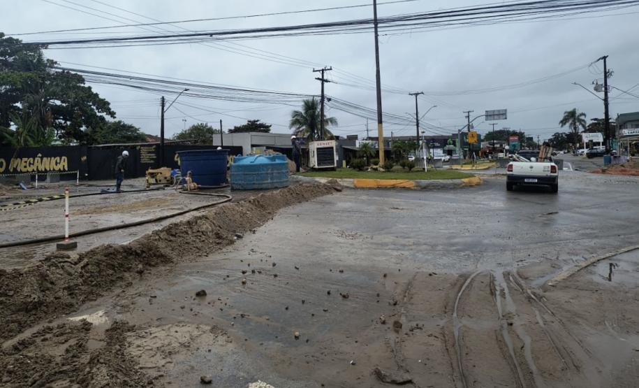 PR-412 duplicação entre Matinhos e Praia de Leste - estacas do viaduto