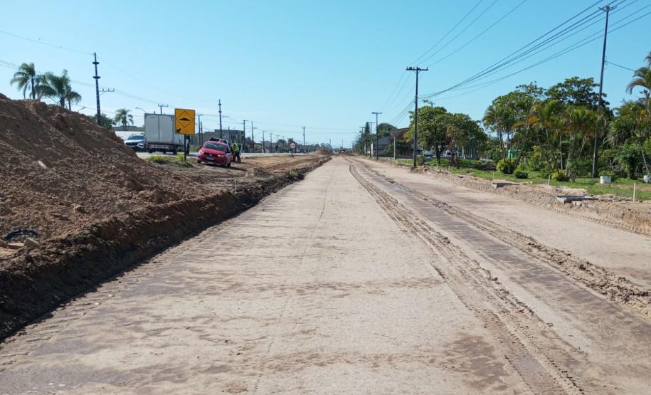 PR-412 duplicação entre Matinhos e Praia de Leste - regularização de subleito