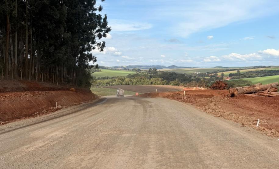 PR-239 pavimentação entre Mato Rico e Roncador - terraplenagem